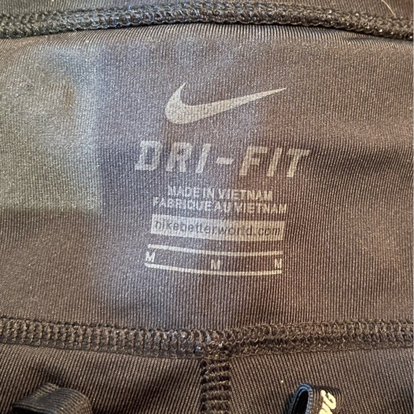 NIKE size M Dri-fit tight bike shorts - Picture 6 of 7